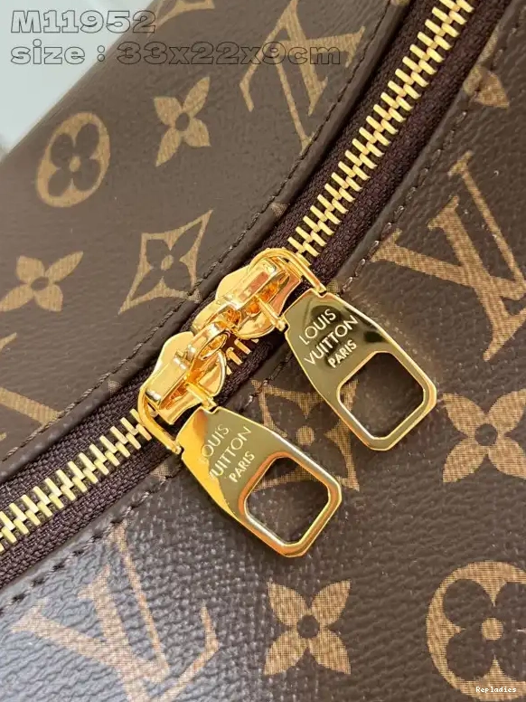 Cheap VUITTON PM-33*22*9CM LOUIS Slouchy 0515